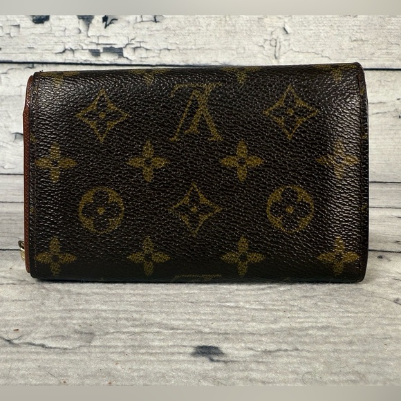 Louis Vuitton Porte-Monnaie Tresor Fold Brown Monogram Leather Wallet - Picture 2 of 16